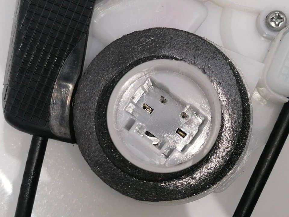 Cerradura puerta trasera derecha TOYOTA YARIS 2