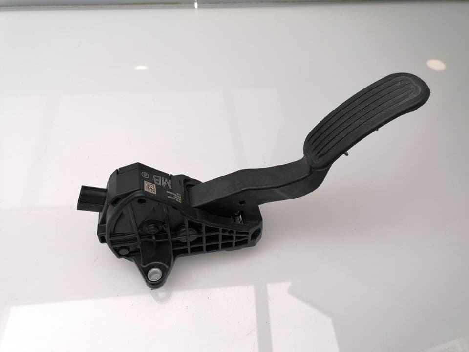 Pedal acelerador TOYOTA YARIS