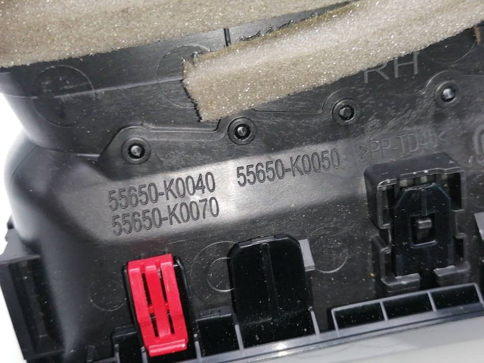 Recambio TOYOTA YARIS ref. 55650K0040 3