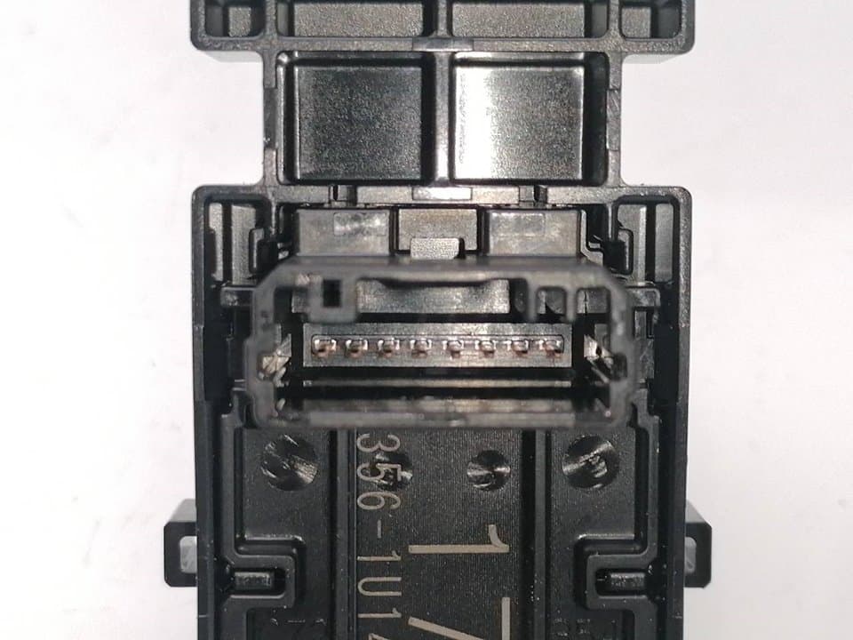 Mando elevalunas delantero derecho TOYOTA YARIS 2