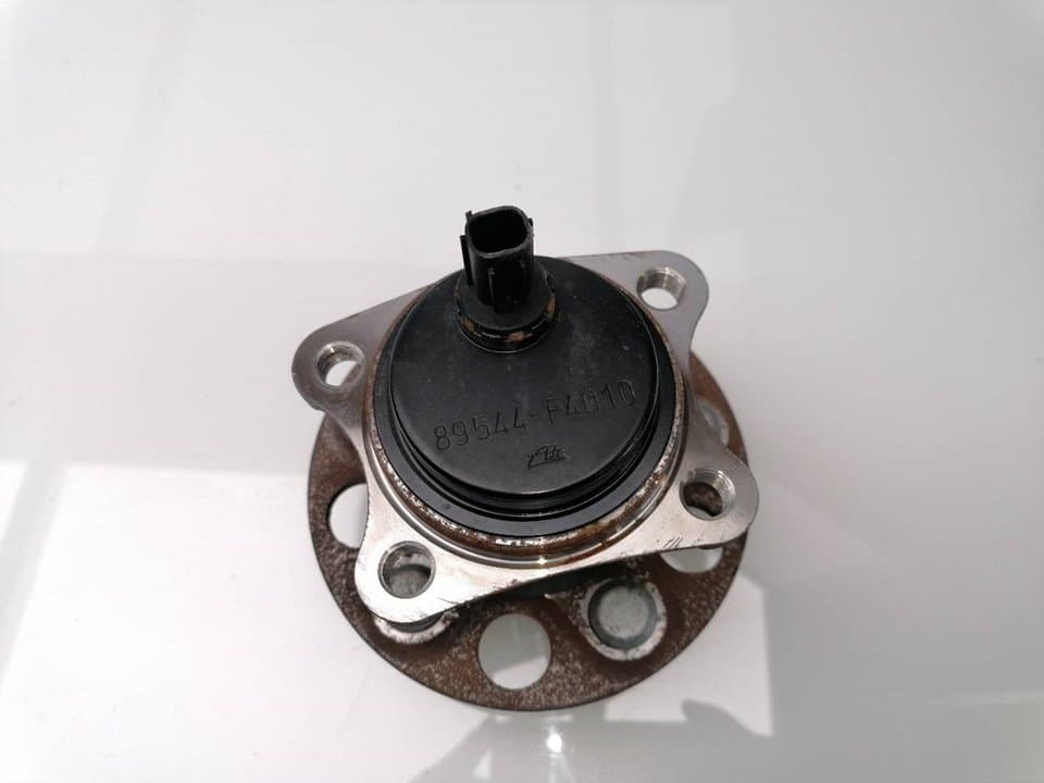 Recambio TOYOTA YARIS ref. 89544F4010 2