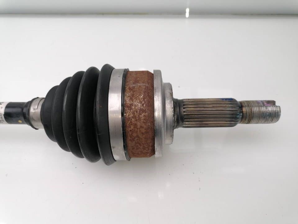 Transmision delantera izquierda TOYOTA YARIS 3