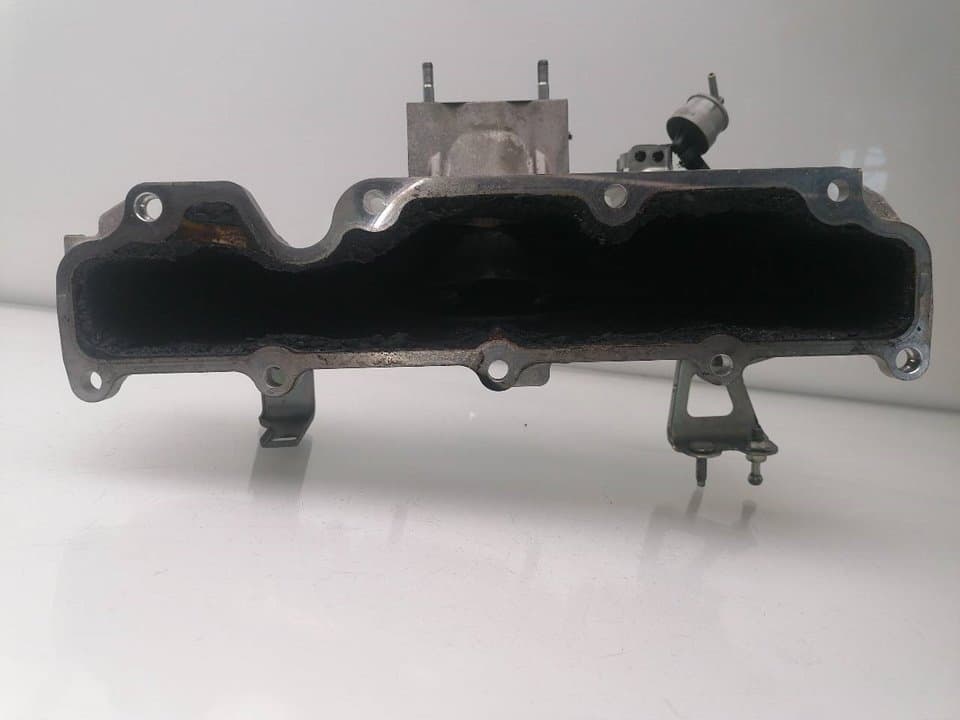 Colector admision TOYOTA AVENSIS 3
