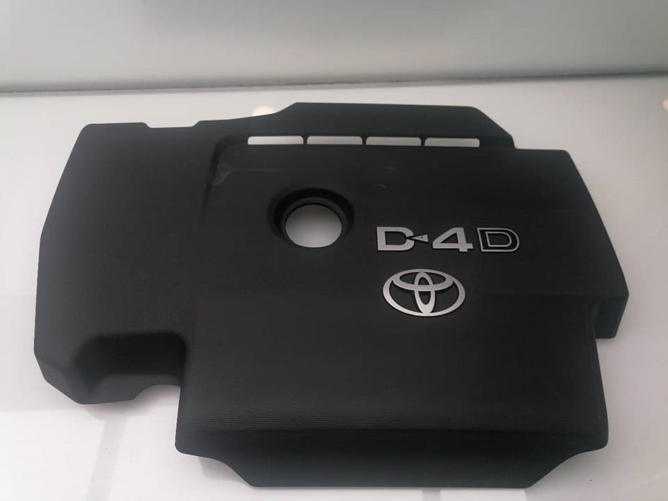 Plastico TOYOTA AVENSIS