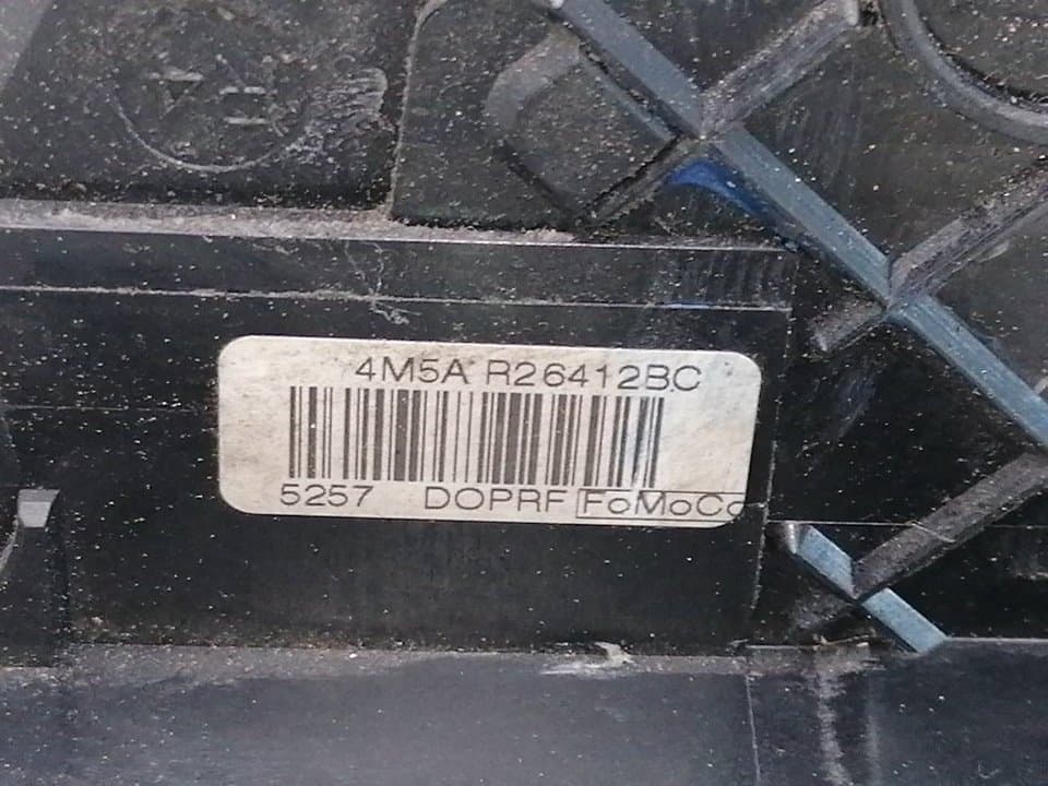 Cerradura puerta trasera derecha FORD FOCUS BERLINA (CAP) 4