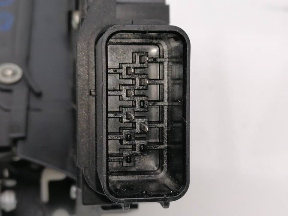Cerradura puerta trasera derecha FORD FOCUS BERLINA (CAP) 3