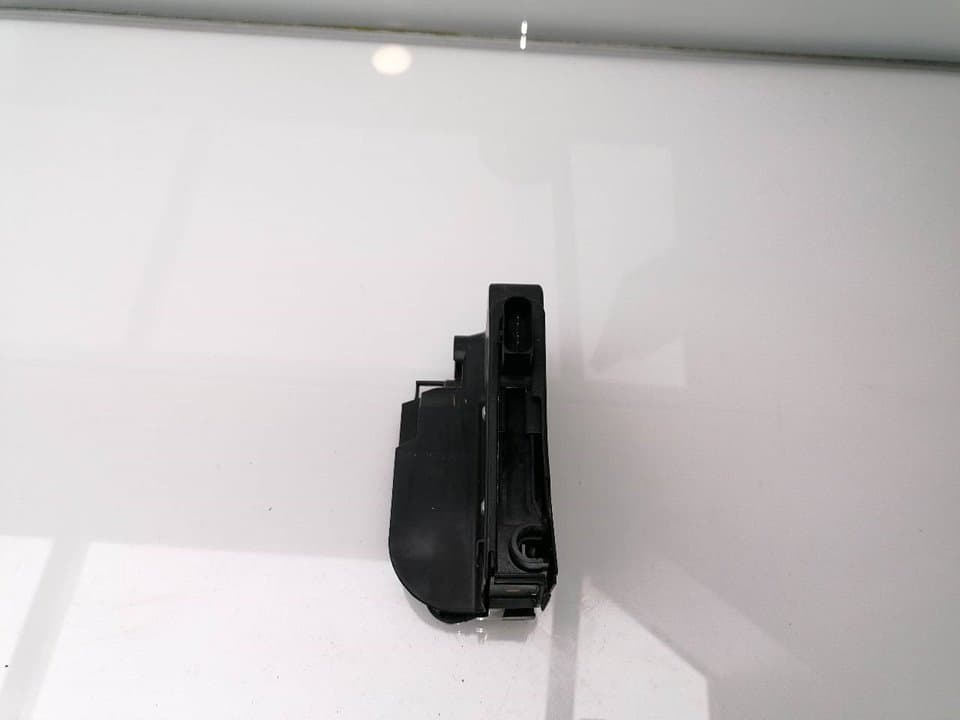 Cerradura puerta delantera derecha IVECO DAILY 4
