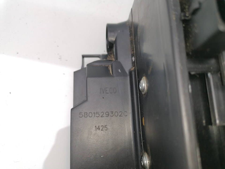 Cerradura puerta delantera derecha IVECO DAILY 2