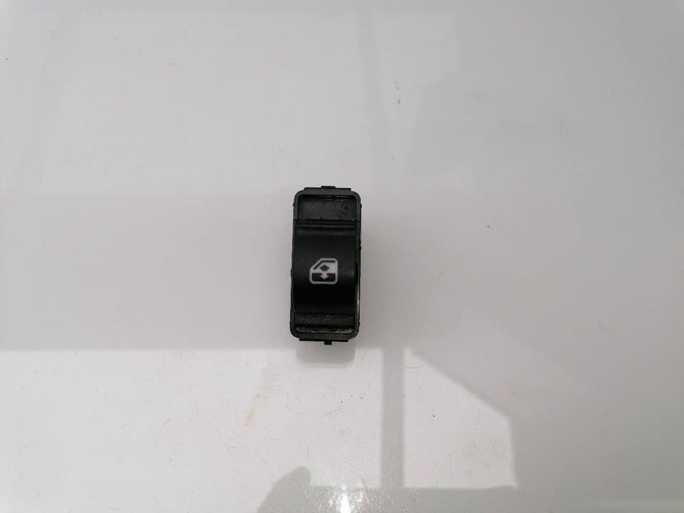 Mando elevalunas delantero derecho IVECO DAILY