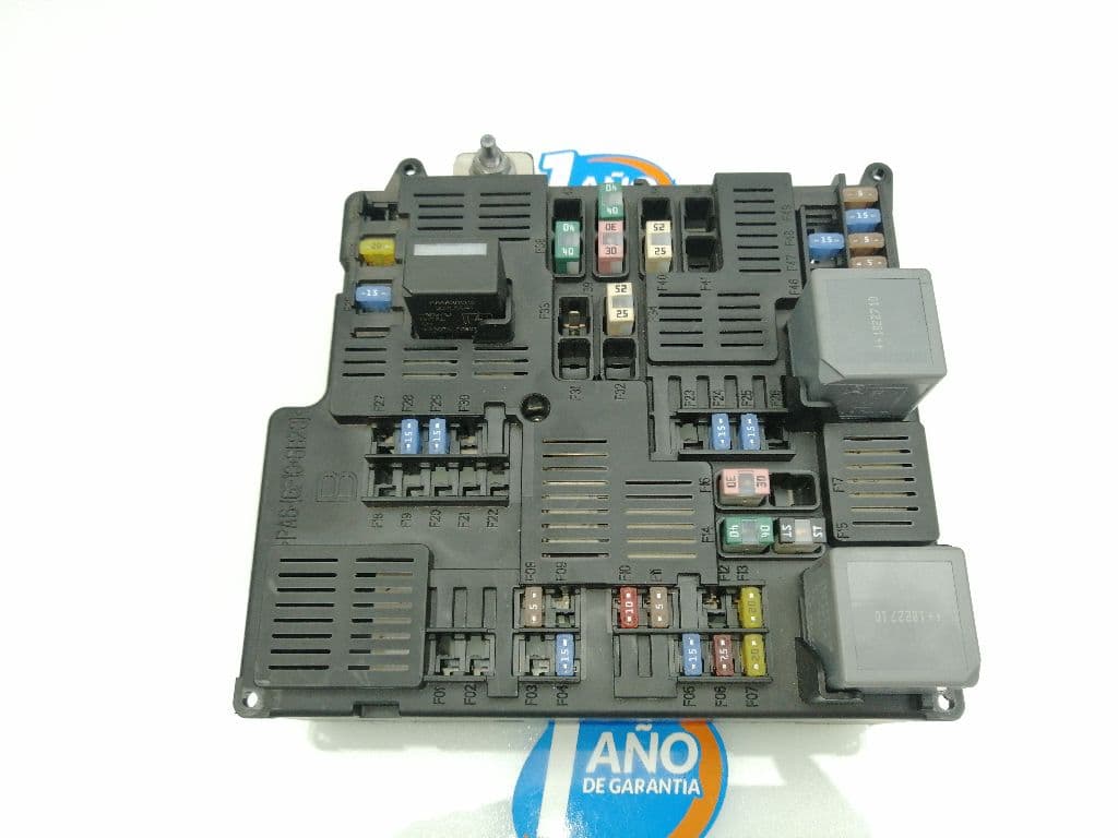Caja reles / fusibles VOLVO V90 FAMILIAR