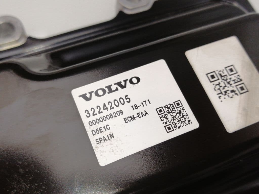 Centralita motor uce VOLVO V90 FAMILIAR 3