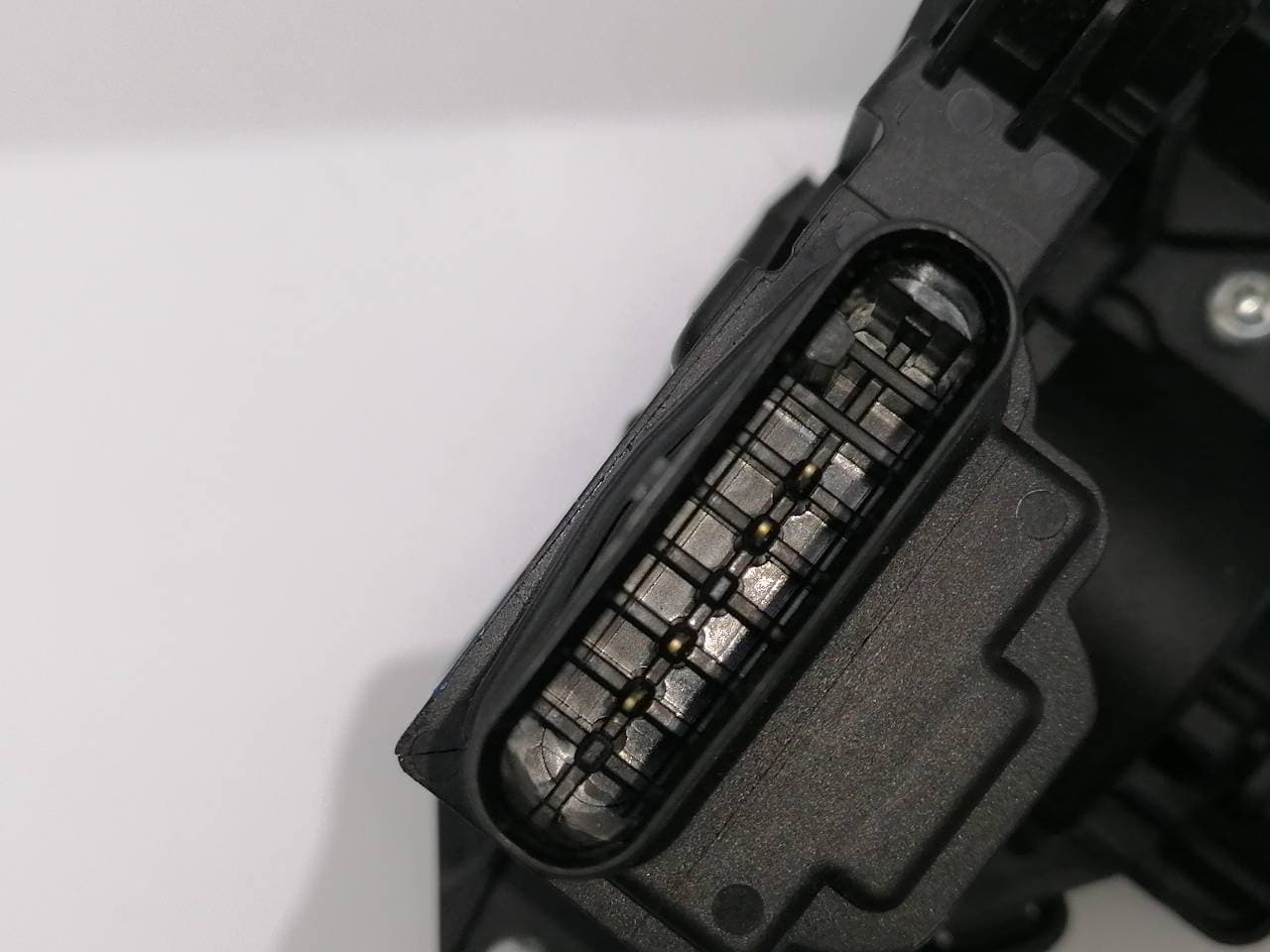Cerradura puerta trasera derecha VOLVO V90 FAMILIAR 3