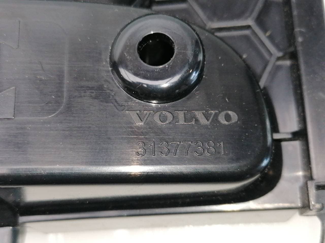 Plastico VOLVO V90 FAMILIAR 3