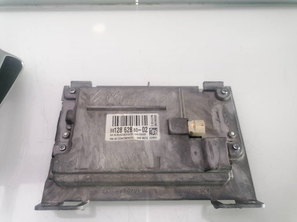 Pantalla multifuncion PEUGEOT 208 3