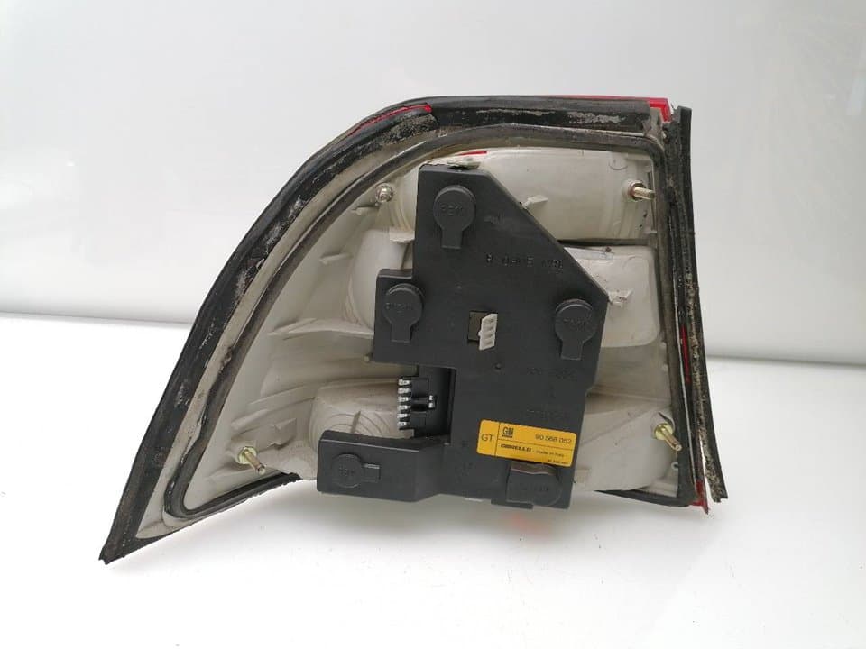 Piloto trasero derecho OPEL VECTRA B BERLINA 3