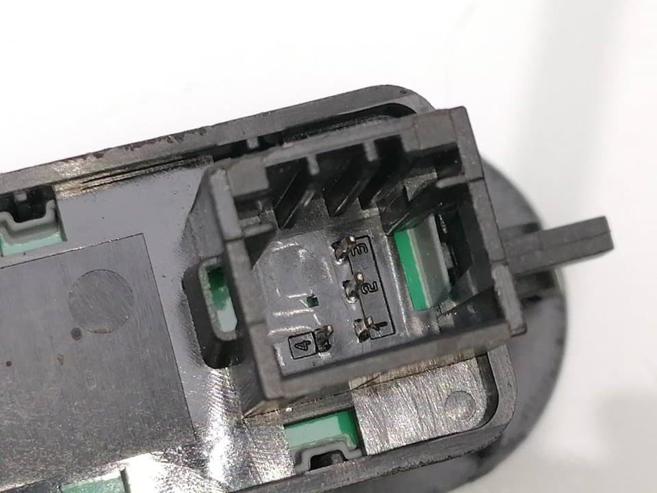 Mando elevalunas delantero derecho CITROEN C3 2