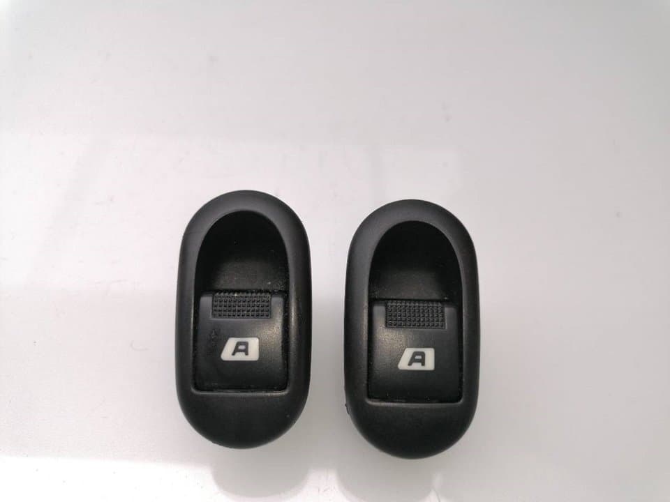 Mando elevalunas delantero derecho CITROEN C3