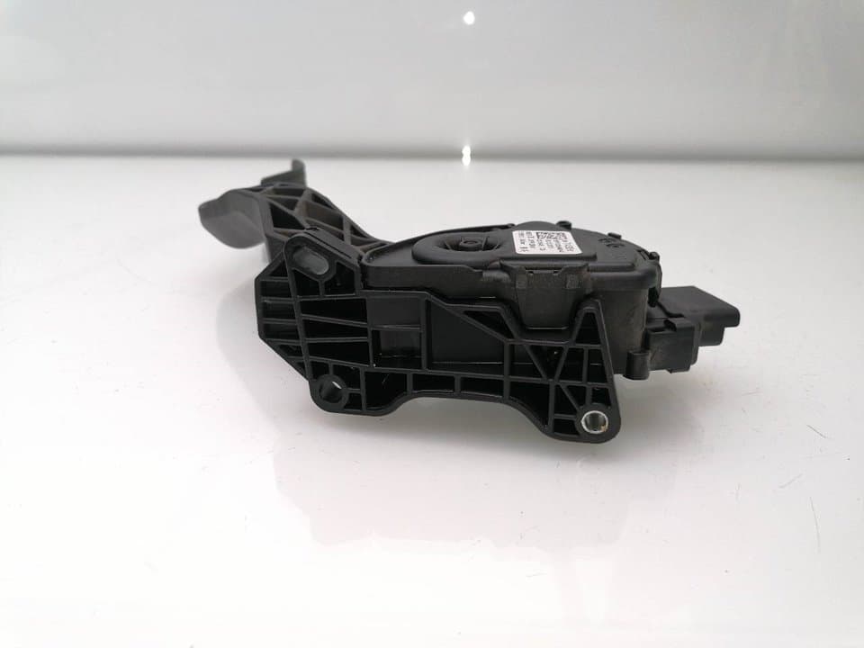 Pedal acelerador PEUGEOT 207 2