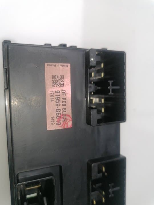Caja reles / fusibles KIA NIRO 4