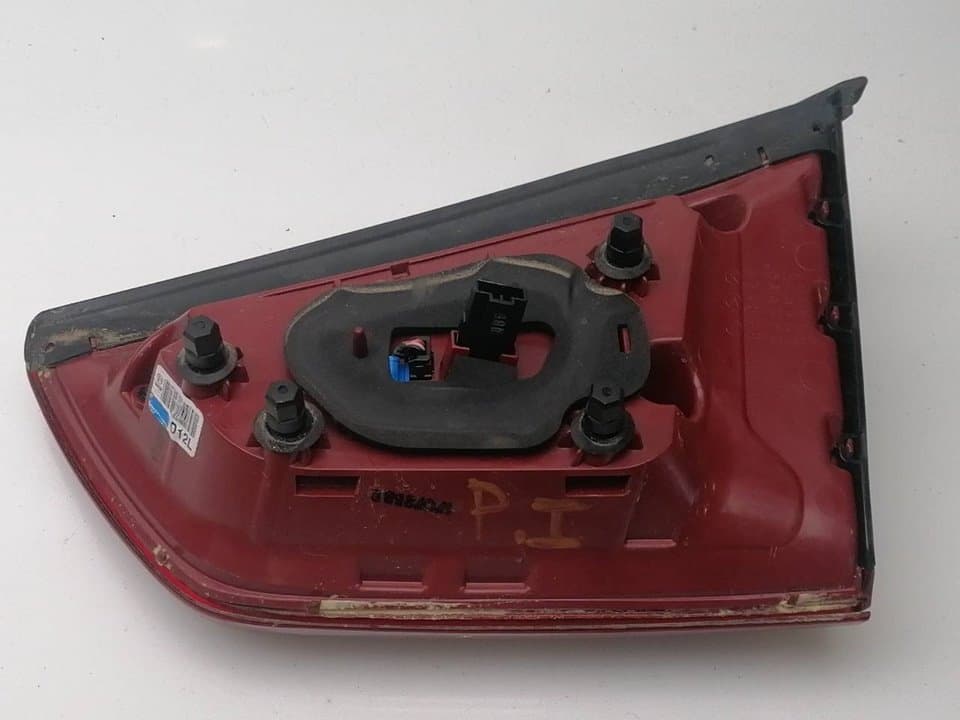 Piloto trasero izquierdo KIA NIRO 2