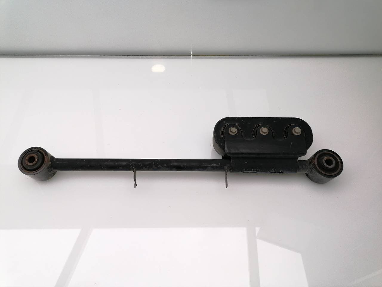 Brazo suspension superior trasero derecho NISSAN NP300 PICK-UP (D23) 2