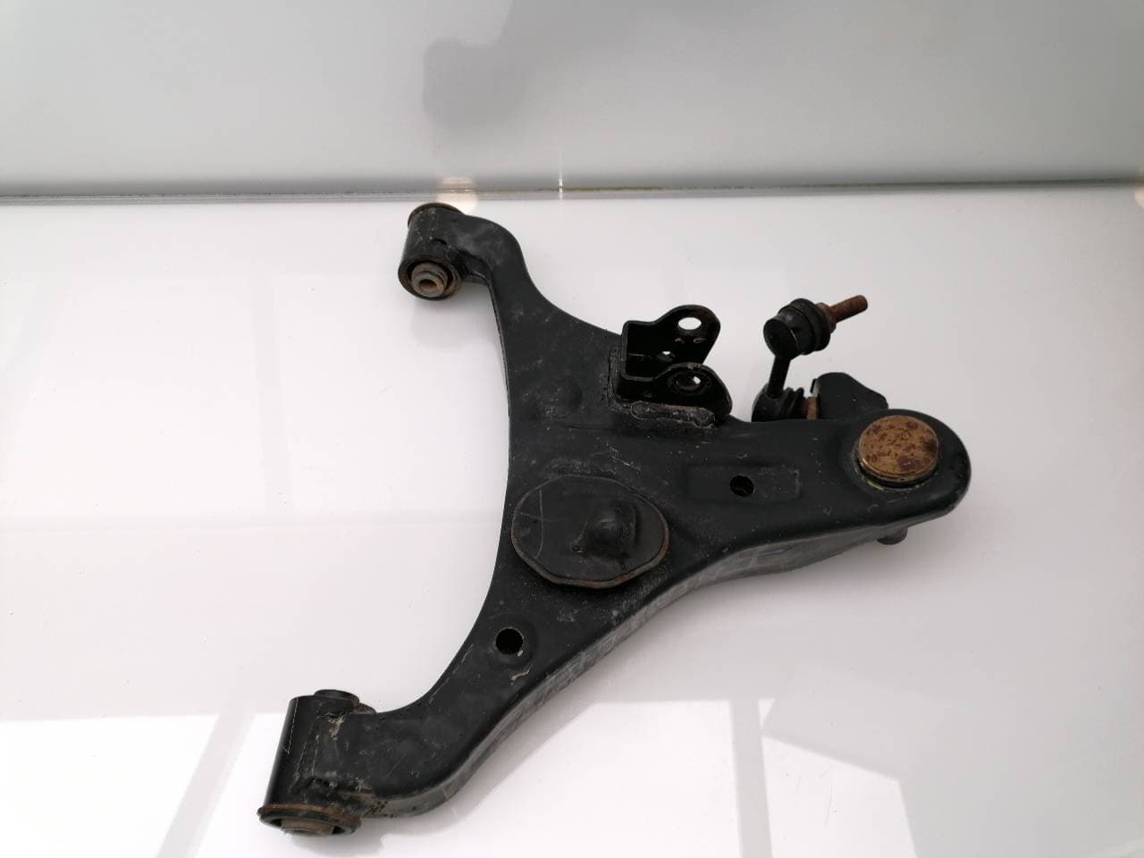 Brazo suspension inferior delantero derecho NISSAN NP300 PICK-UP (D23)