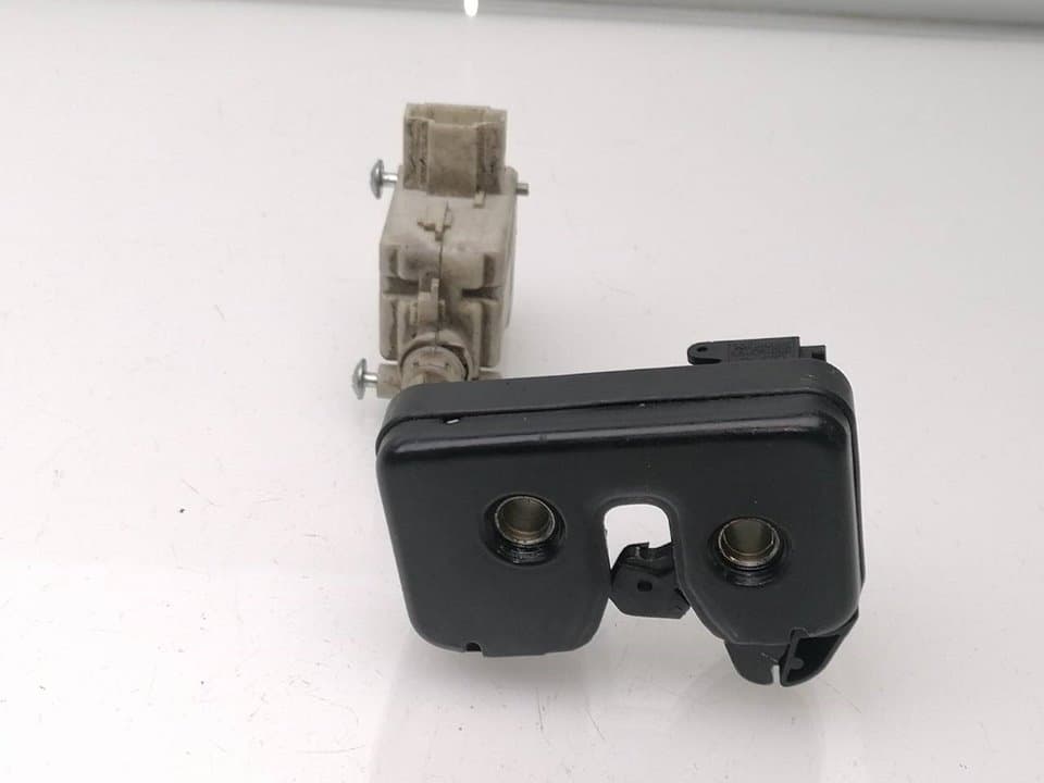 Cerradura maletero / porton SEAT CORDOBA BERLINA (6K2)
