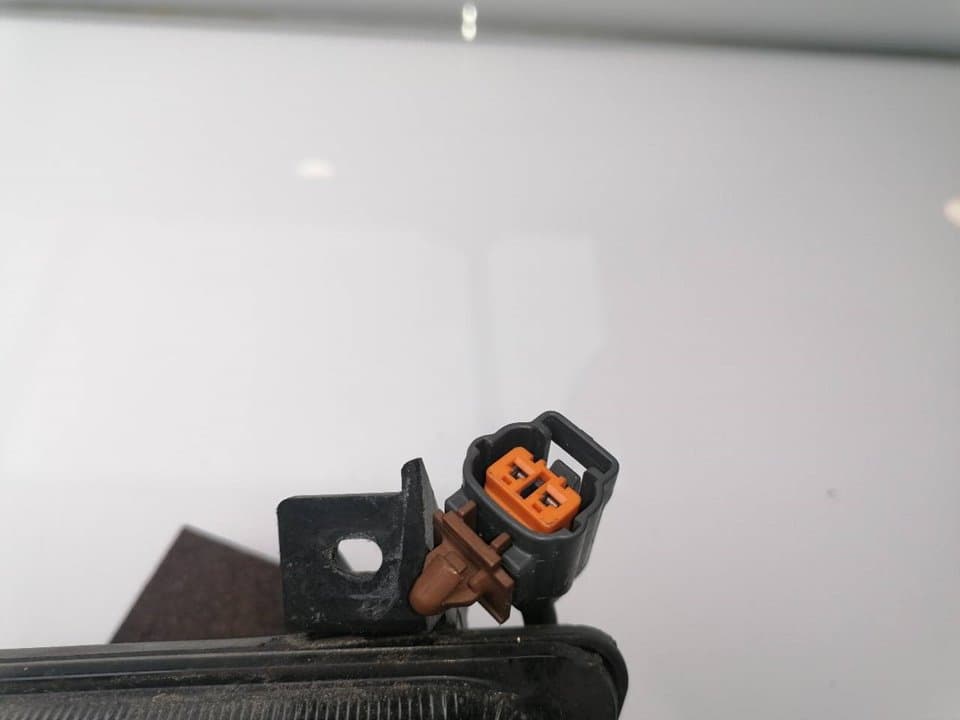Faro antiniebla izquierdo MAZDA 323 BERL 4