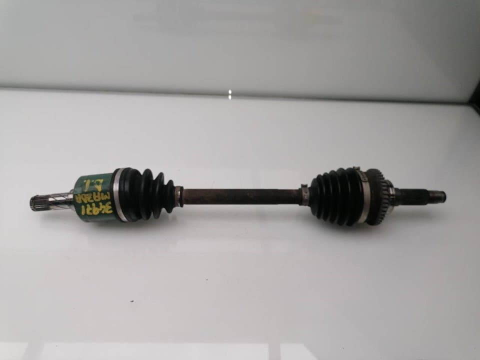 Transmision delantera izquierda MAZDA 323 BERL