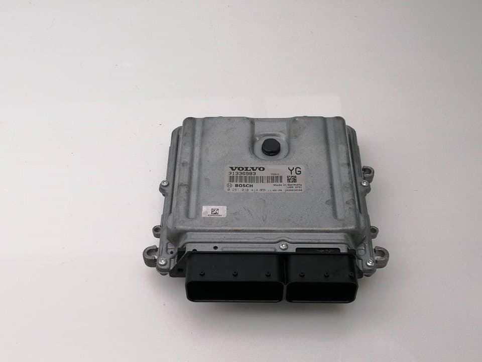 Centralita motor uce VOLVO V60 FAMILIAR