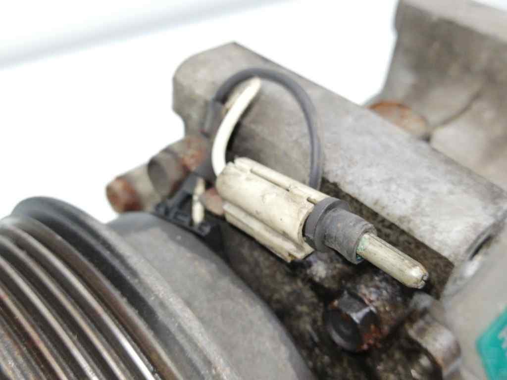 Recambio RENAULT CLIO IV GRANDTOUR ref. 7700273801 3