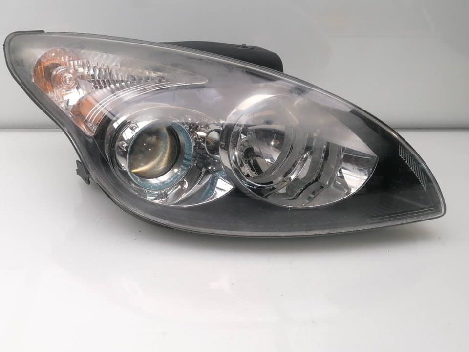 Faro derecho HYUNDAI I30