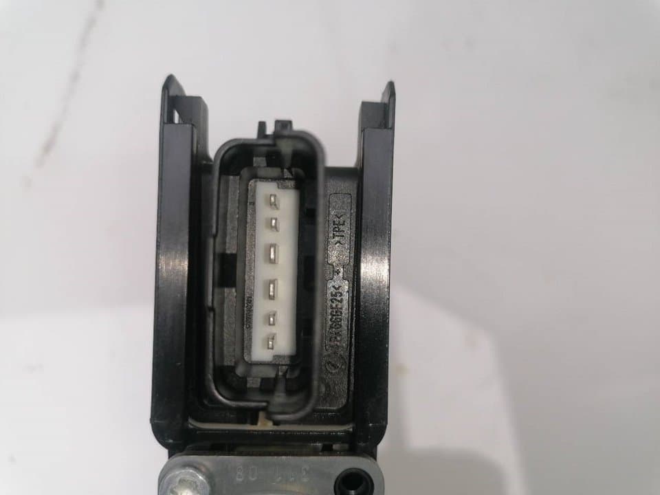 Motor elevalunas trasero derecho HYUNDAI I30 3