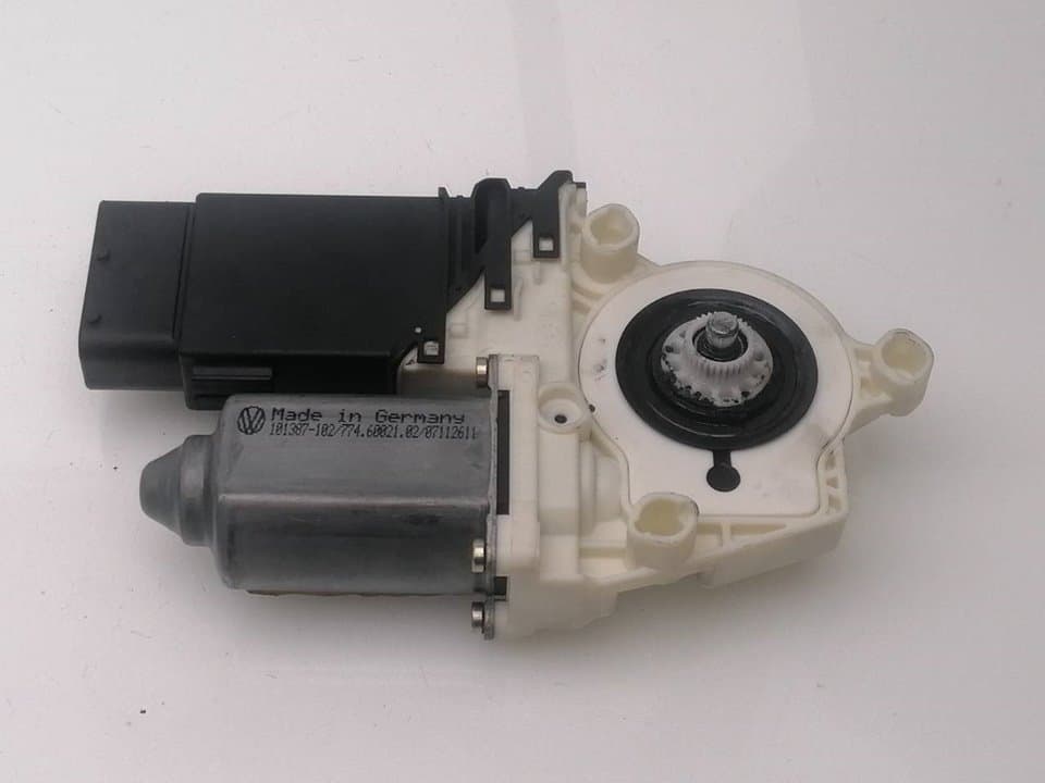 Motor elevalunas delantero izquierdo VOLKSWAGEN GOLF IV BERLINA (1J1)