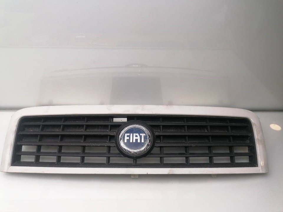 Rejilla delantera FIAT DOBLO