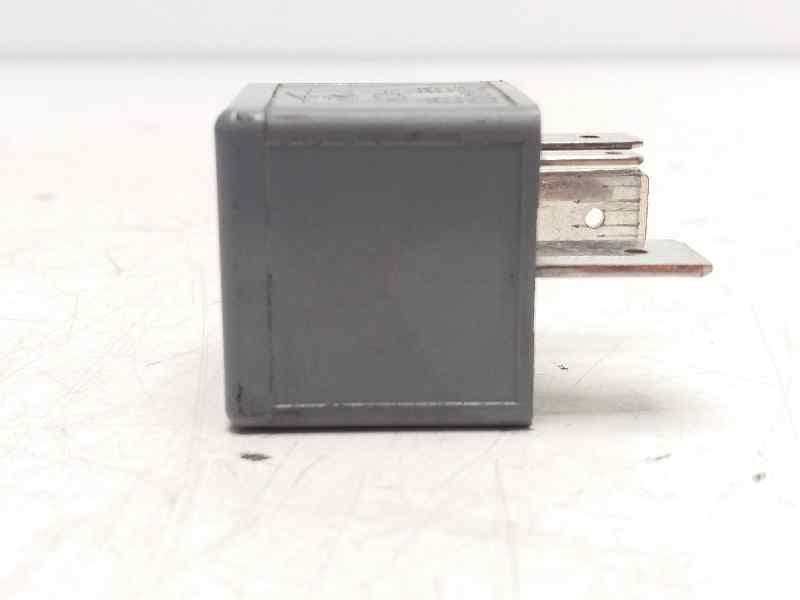 Rele SEAT CORDOBA BERLINA (6K2) 4