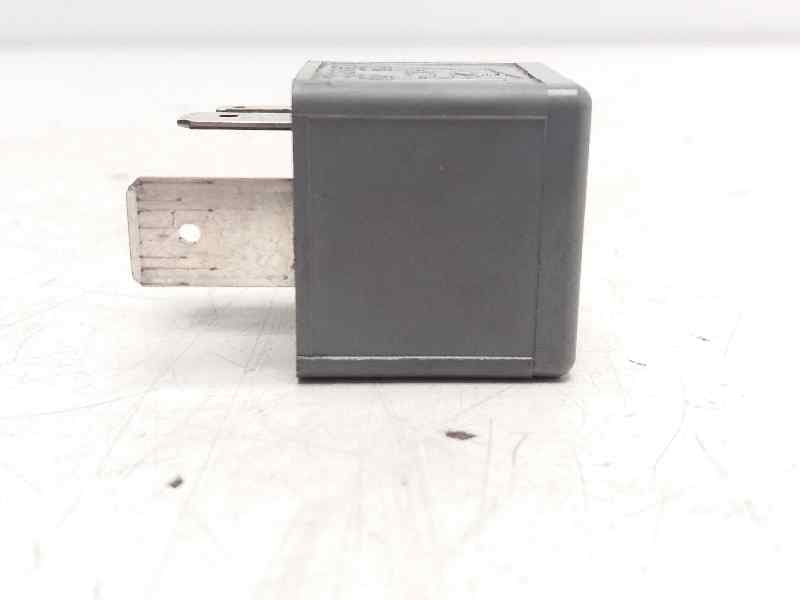 Rele SEAT CORDOBA BERLINA (6K2) 3