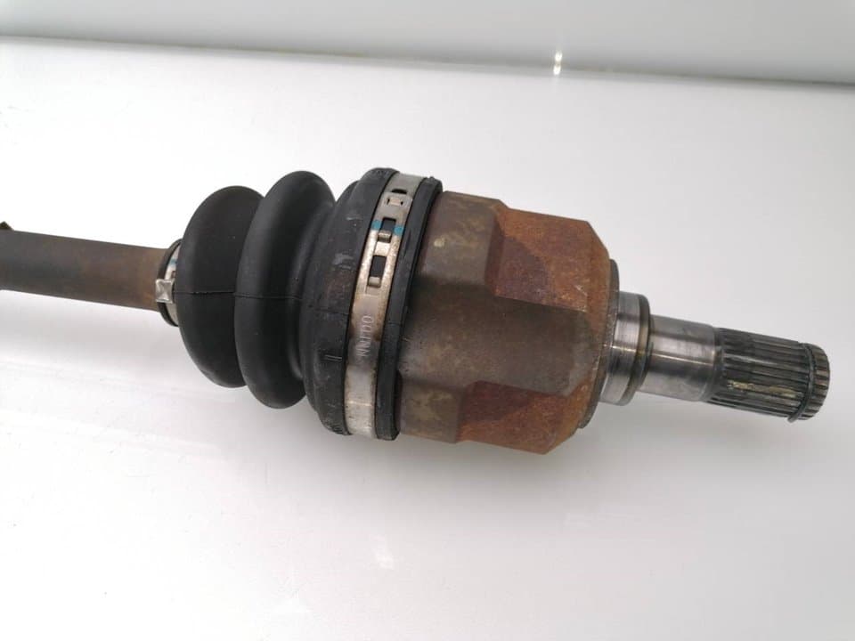 Transmision delantera izquierda HYUNDAI I30 2