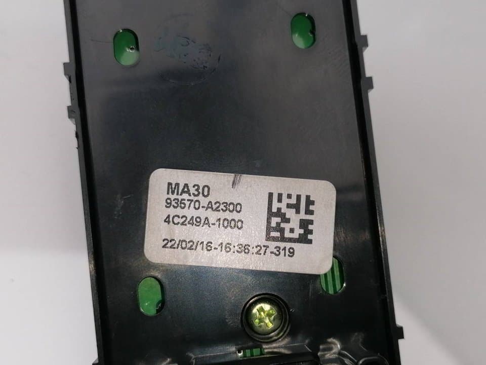 Mando elevalunas delantero izquierdo KIA CEED 3