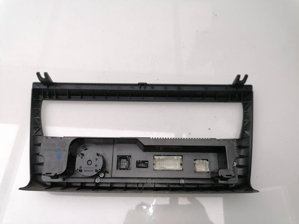 Recambio BMW X3 (E83) ref. 64113413866 2