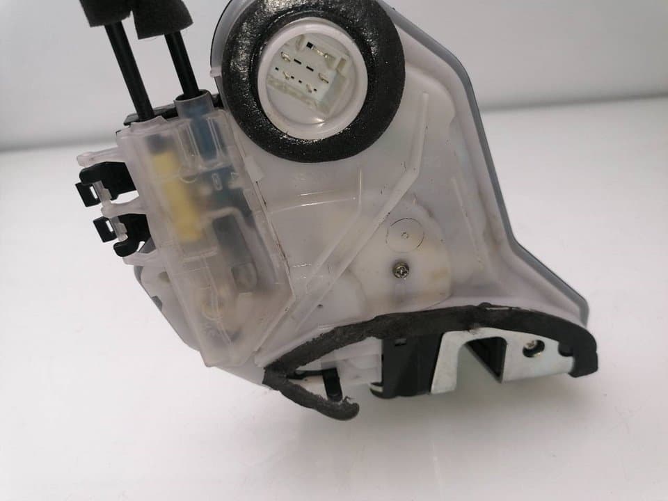 Cerradura puerta trasera derecha TOYOTA PRIUS+ 4