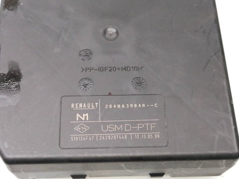 Caja reles / fusibles RENAULT LAGUNA III 3