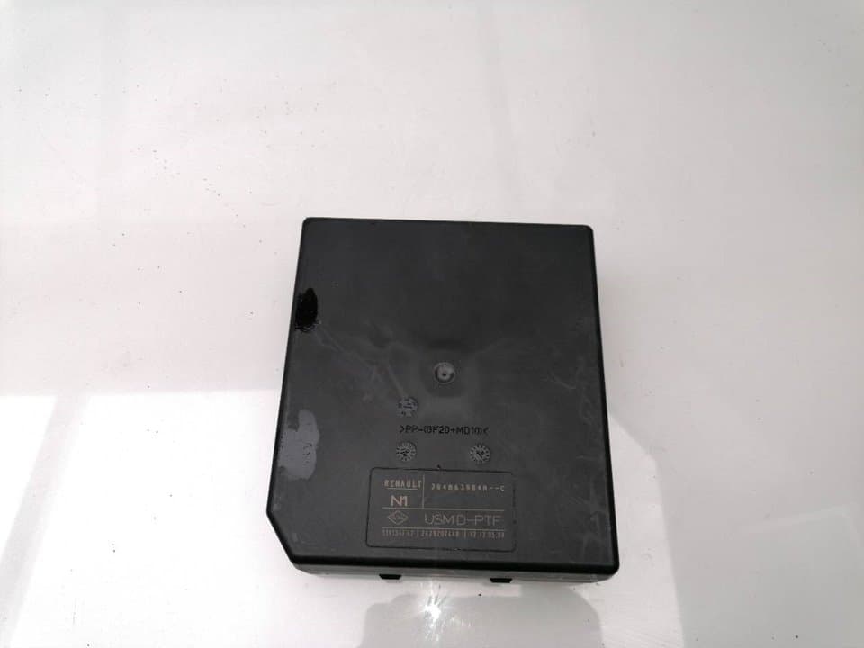 Caja reles / fusibles RENAULT LAGUNA III 2