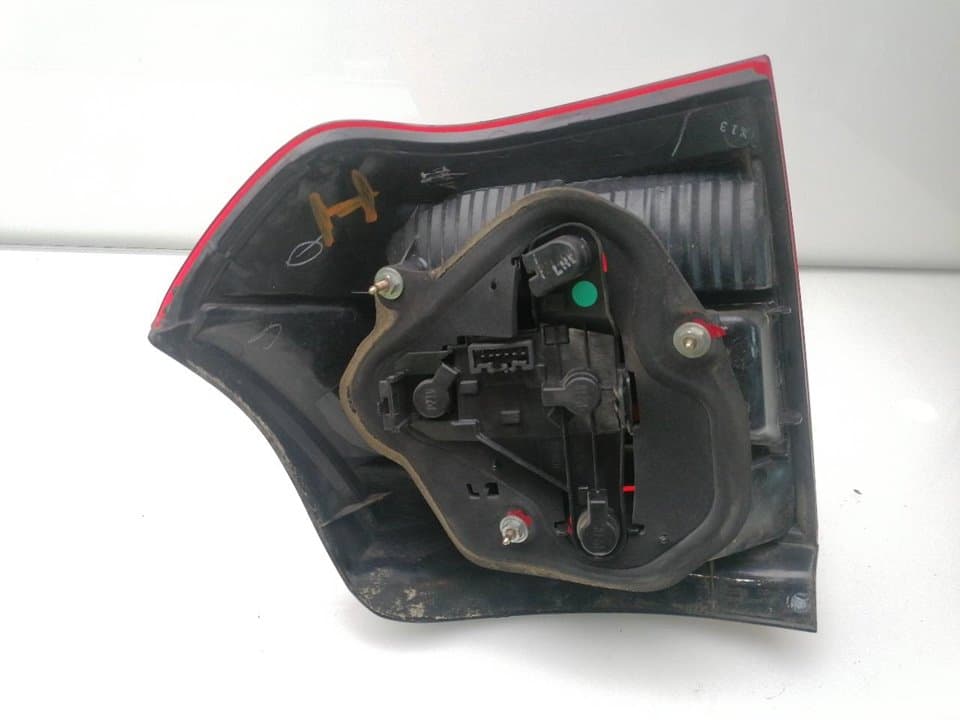 Piloto trasero izquierdo TOYOTA COROLLA (E12) 2
