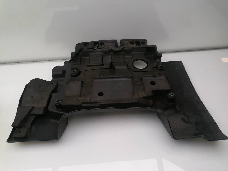 Tapa motor TOYOTA COROLLA (E12) 2