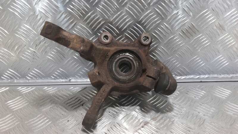 Mangueta delantera izquierda RENAULT CLIO II FASE I (B/CBO) 2