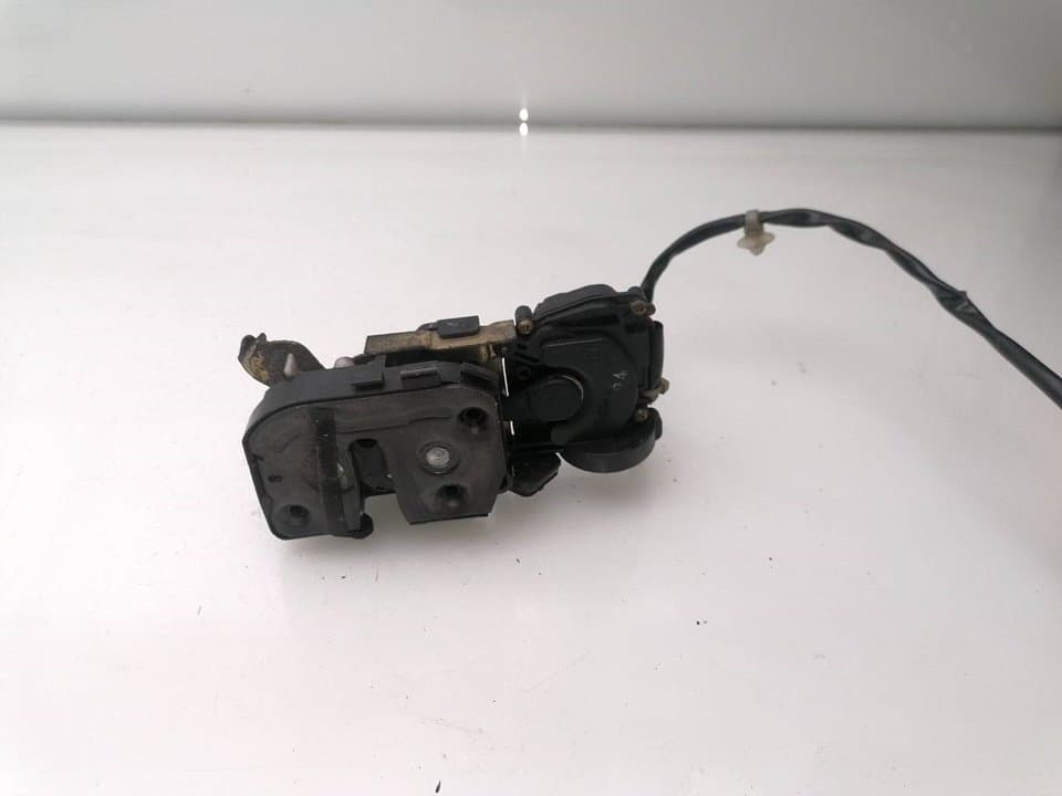 Cerradura puerta trasera derecha MAZDA PREMACY (CP)