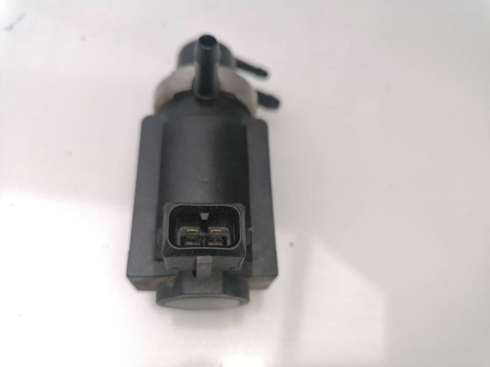 Valvula aire adicional AUDI A4 BERLINA (B5) 2