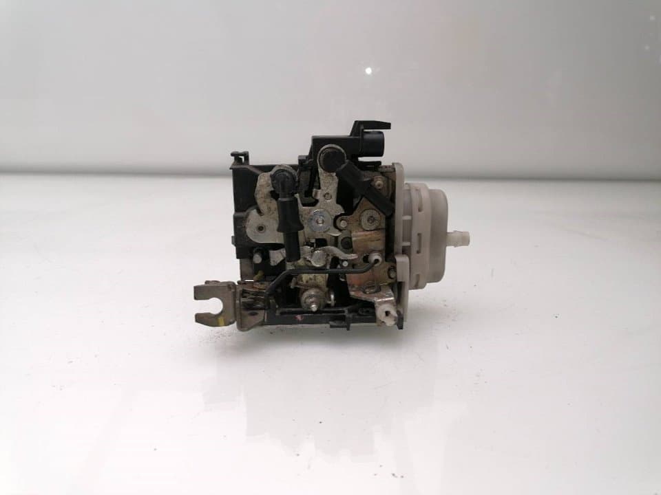 Cerradura puerta delantera derecha AUDI A4 BERLINA (B5) 3