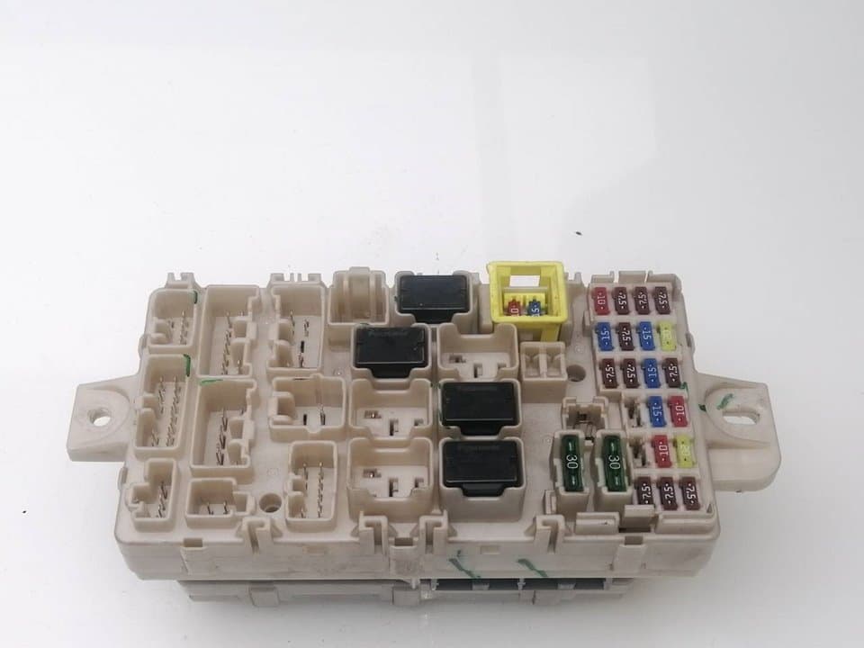 Caja reles / fusibles MITSUBISHI SPACE STAR (DG0)
